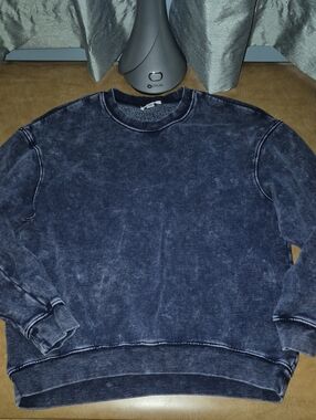 Womens Goodthreads Mineral-Wash Navy Crewneck Sweatshirt..size M